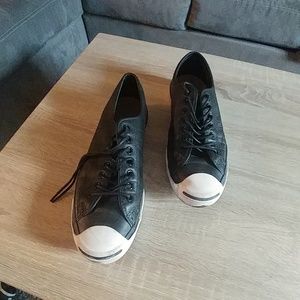 Classic black leather converse